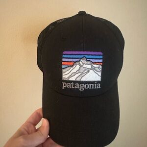 🖤 Patagonia Trucker Hat